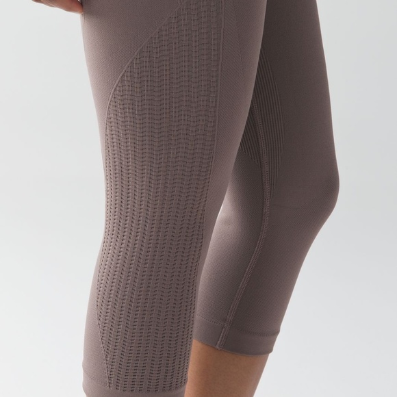 Lululemon In the Flow Crop Cool Cocoa - Picture 1 of 5